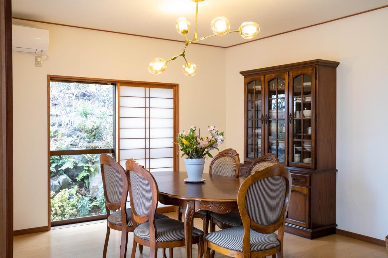 Futo 伊豆高原 温泉付別荘 Isana Mountain Villa מראה חיצוני תמונה