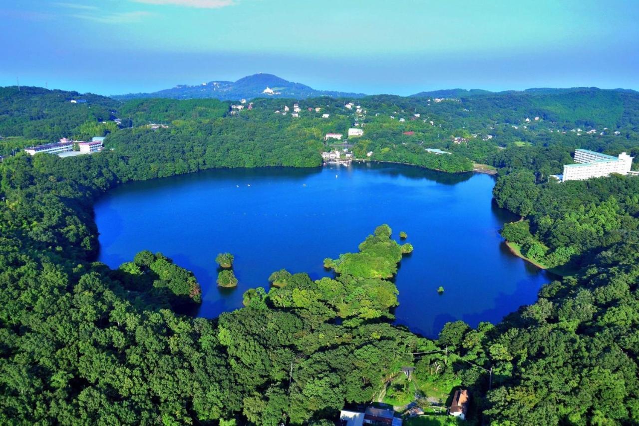 Futo 伊豆高原 温泉付別荘 Isana Mountain Villa מראה חיצוני תמונה